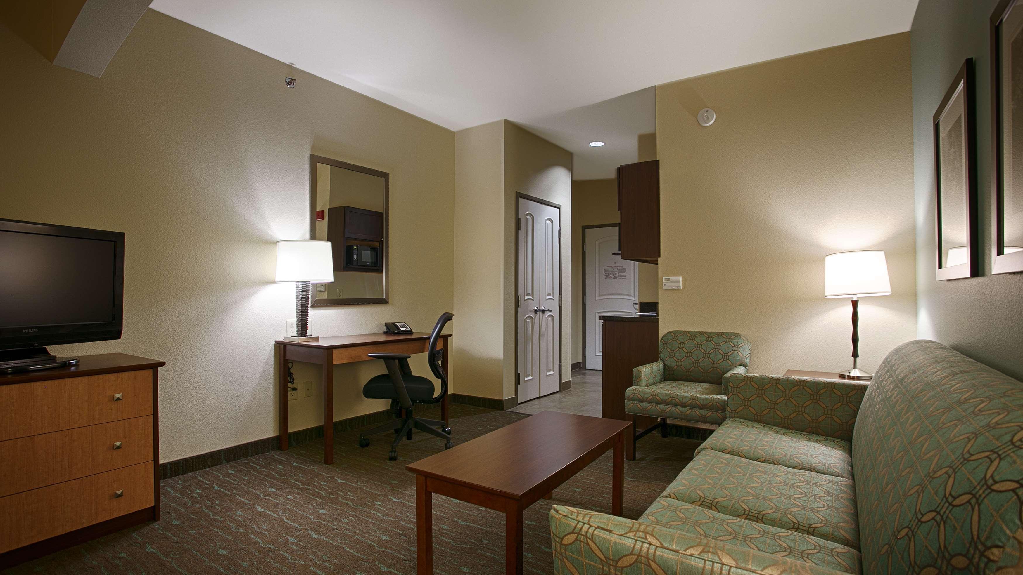 Best Western Plus Texarkana Inn And Suites Exterior photo